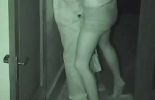 πορνό σεξ Prosmandovka σε κάλτσες πηδάει τους Μάντος με τα δάχτυλά του