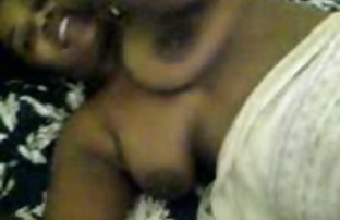 πορνό σεξ Ο μπαμπάς έπιασε την κόρη του αυνανισμό και πατήσαμε αυτήν