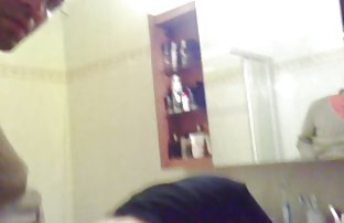 πορνό σεξ Κορίτσι από το κλαμπ ανταλλαγής ζευγαριών είναι χάλια μέσα από τον τοίχο