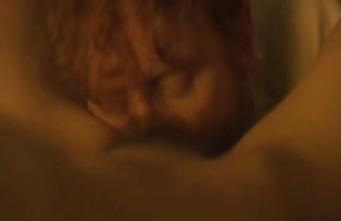 πορνό σεξ Νεαρές λεσβίες χαλαρώστε στη λίμνη