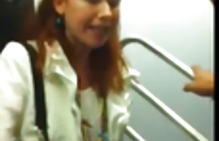 πορνό σεξ Ο τύπος sexd ένα χαριτωμένο κορίτσι με κοτσίδες στο πρώτο ραντεβού