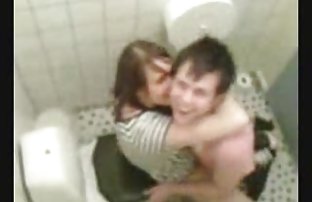 πορνό σεξ Εραστής πηδάει κορίτσι σε μια κοντή φούστα