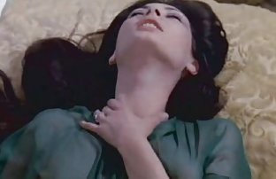 πορνό σεξ Τα Γερμανικά είναι ενθουσιασμένα με το άγγιγμα του λατέξ