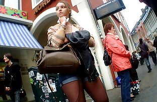 πορνό σεξ Μακριά πόδια ξανθιά ήταν γοητευμένος από τον αυνανισμό