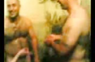 πορνό σεξ Λεπτή μελαχρινή χάδια υγρός μαλλιαρός