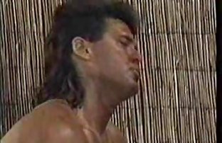 πορνό σεξ Η κοπέλα της νύφης την ανάγκασε να την γαμήσει με το φίλο της βίαια