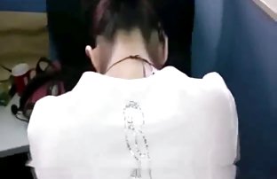 πορνό σεξ Γυμνή ομορφιά μπάνιο στη θάλασσα και κολυμπάει υποβρύχια