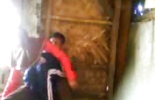 πορνό σεξ Ερωτικό από busty ξανθιά σε μαύρες κάλτσες