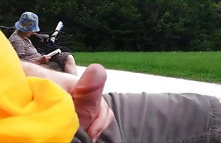 πορνό σεξ Λεπτή ασιατική γυναίκα τηγανίζεται σε ένα στενό σημείο