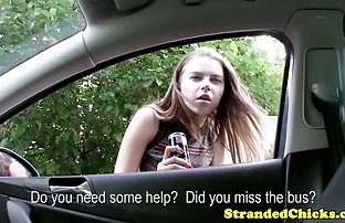 πορνό σεξ Χαριτωμένος κέντρα αυνανίζεται με ένα μικρό δονητή στον ήλιο