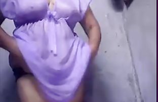 πορνό σεξ Το καυτό κορίτσι έσυρε δύο άντρες στο κρεβάτι ταυτόχρονα.