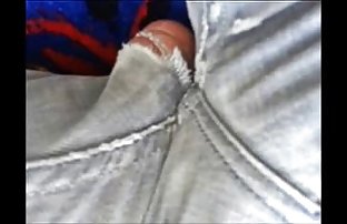 πορνό σεξ Ξανθιά τακούνια έβγαλε τα ρούχα και δείχνει το σώμα