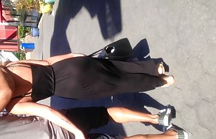 πορνό σεξ Η Άντζελα με ένα όμορφο σώμα ποζάρει γυμνή