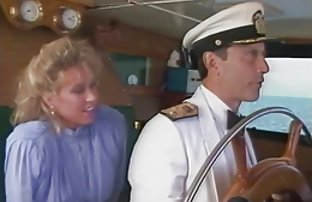 πορνό σεξ Όμορφο σπίτι σεξ με ένα λαχταριστό ξανθιά και το μαύρο φίλο της