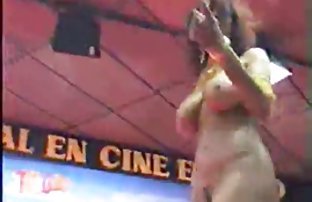 πορνό σεξ Ο γιος fucks ώριμη μητέρα και το φίλο της