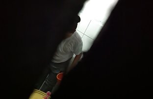 πορνό σεξ Αξιολάτρευτο Σελέστ Star πηδάει τον εαυτό της με ένα παιχνίδι