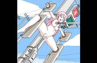 πορνό σεξ Δύο καυτά νεοσσών πιπιλίζουν στο αρσενικό