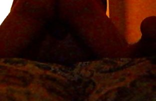 πορνό σεξ Κόρη αυνανίζεται στο μπάνιο