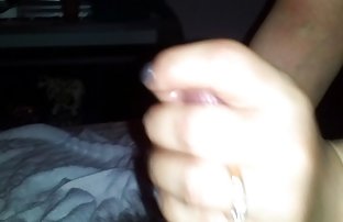 πορνό σεξ Το κεφάλι του σκύλου που έχει αντλήσει από τα σκυλιά σκατά στο υπνοδωμάτιο της αθλητικής αδερφής του