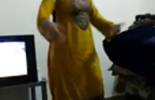 πορνό σεξ Η κόρη περίμενε μέχρι να φύγει η μητέρα για να κάνει σεξ με τον πατέρα της.