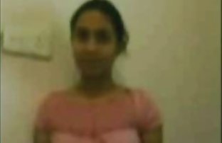 πορνό σεξ Η Ντέιζι έδωσε στον φίλο της ένα πισινό στο γήπεδο.