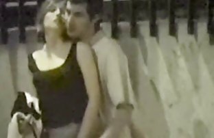 πορνό σεξ Μελαχρινή μωρό είναι χάλια μπροστά από το μέλος της κάμερας του μπαμπά