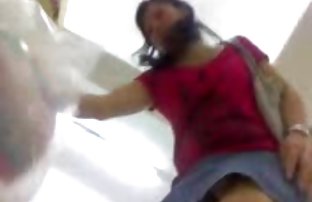 πορνό σεξ Όμορφη κορίτσι Τζένιφερ ικανοποιεί τον εαυτό της