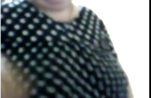 πορνό σεξ Συνέτριψε το τατουάζ της ξανθιάς και της έβαλε ένα τεράστιο αυτοβύσμα.