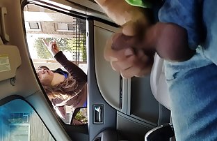 πορνό σεξ Η κόρη συνεχάρη τον μπαμπά με ένα καλό τράνταγμα του πέους του