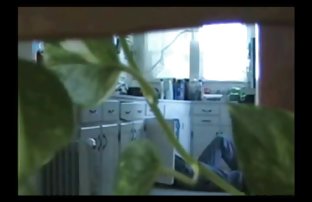 πορνό σεξ Ένας άντρας ανατίναξε ένα τέρας με κόκκινα μαλλιά.