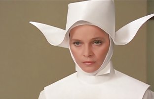 πορνό σεξ Μητέρα αποπλάνησε το γιο της για το σεξ και ενεργά πατήσαμε μαζί του