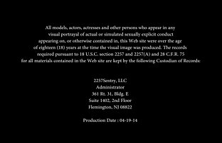 πορνό σεξ Αφέντρα διεγείρει το πρωκτικό της δεσμευμένος σκλάβος της