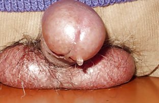 πορνό σεξ Γυναικεία μπανιώματα σε αφρό σαπουνιού γυμνή στο τζακούζι