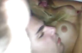 πορνό σεξ Χριστούγεννα στριπτίζ από μια γλυκιά μελαχρινή