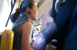 πορνό σεξ Ξανθιά με πάθος μαλακίζεται του ανθρώπου μεταξύ βυζιά