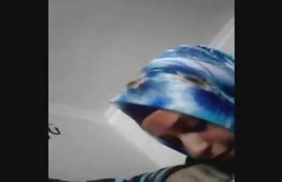 πορνό σεξ Κάψιμο μελαχρινή σε κάλτσες στις καλτσοδέτες έδειξε ένα δροσερό σώμα