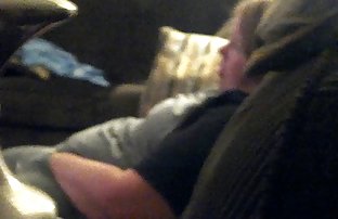 πορνό σεξ Γκέι σακί κυνηγά φαλακρός άνθρωπος σε ένα πλατύ κρεβάτι