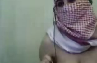 πορνό σεξ Ο καινοτόμος καλλιτέχνης αντλεί το σώμα ενός γυμνού μοντέλου