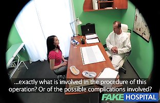 πορνό σεξ Χριστούγεννα ιδιωτικό από τις λεπτές κάμερες του μοντέλου με ξυρισμένο σκουί