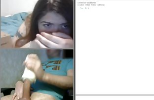 πορνό σεξ Η Ολίβια χάιδεψε την τρύπα της και έδωσε ένα σημείο σε έναν άντρα σε ένα ζεστό μπάνιο.