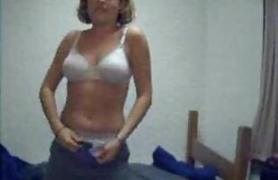 πορνό σεξ Η μία ξύπνησε τον σύντροφό της για να κάνει σεξ