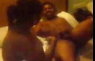 πορνό σεξ Μελαχρινή έκανε φιλενάδα στο δρόμο