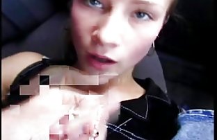 πορνό σεξ Μελαχρινή χαϊδεύει ισχυρό δονητή