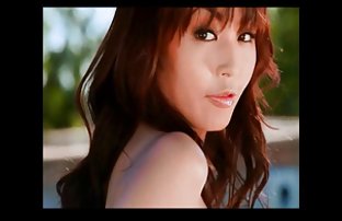 πορνό σεξ Όμορφο μωρό επαγγελματικά ρουφάει το πιπίλισμα του κορόιδο