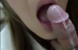 πορνό σεξ Η γλυκιά Λίζι έδωσε ένα πλήθος αντρών