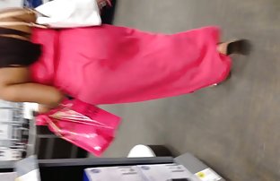 πορνό σεξ Ένα παχουλό μούττο με πάθος από την κλειτορίδα με ένα δονητή