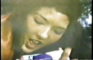 πορνό σεξ Διπλή διείσδυση σε όλες τις τρύπες από ένα όμορφο κορίτσι σε κάλτσες