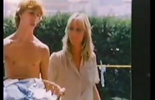 πορνό σεξ Στενόμυαλος τύπος έδωσε πιπιλίζουν σε μια όμορφη ιαπωνική γυναίκα